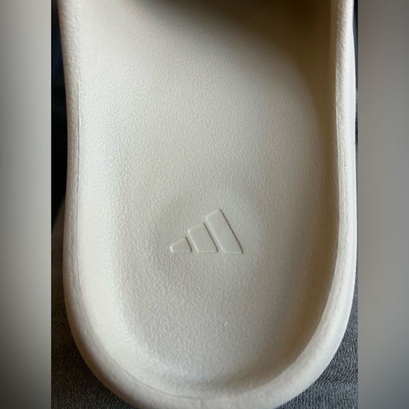 Adidas Yeezy Slides Bone White Size 11 - Picture 7 of 8